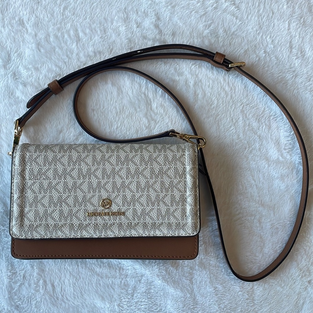 EUC Michael Kors JetSet Crossbody